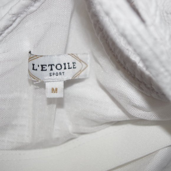L'Etoile Sport White Simple V-Back Tank Size:M - Picture 4 of 5
